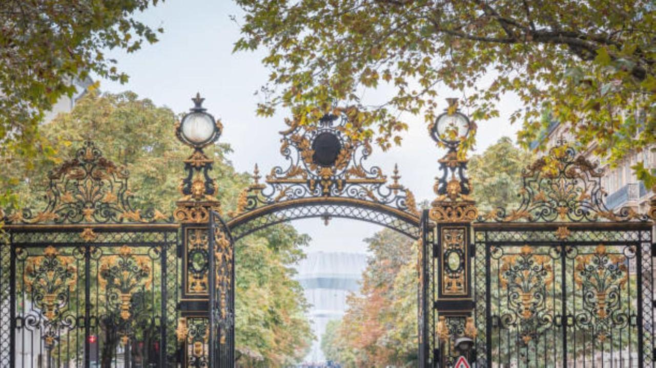 Holiday Inn Paris Palais De L'Elysee By Ihg Ngoại thất bức ảnh